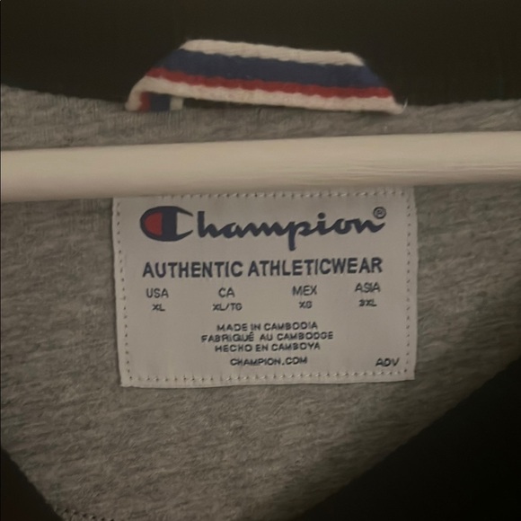 Champion Men's Black Sweatshirt - Picture 2 of 3